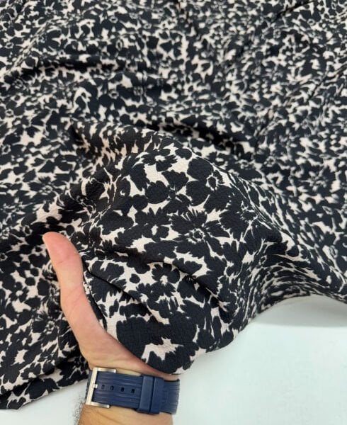 Pudra Siyah Çiçekler