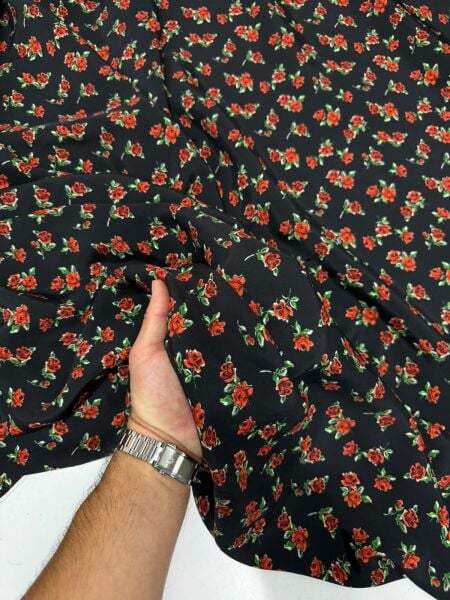 Kara Kırmızı Çiçekler (hatalı)